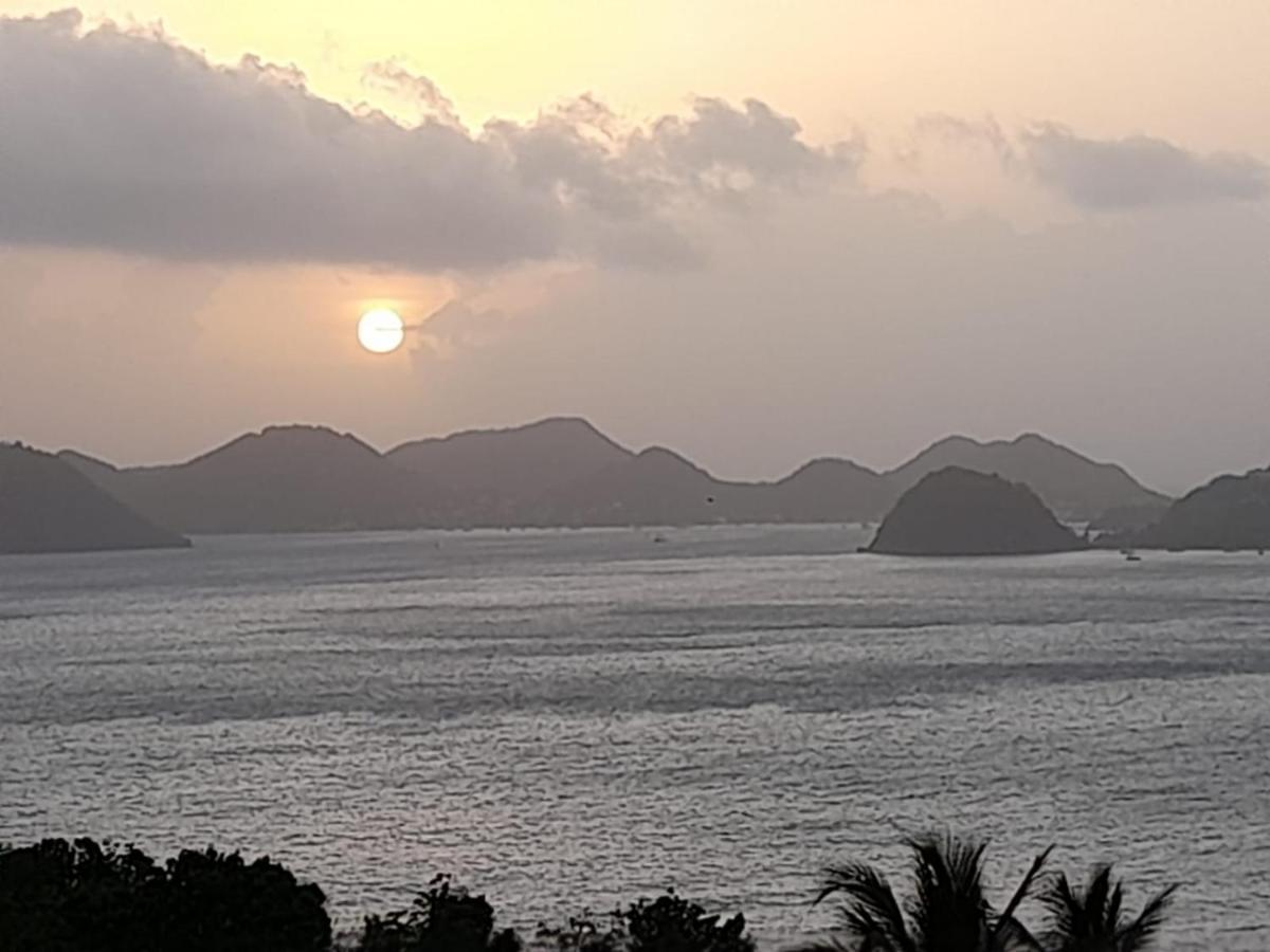 Ti Kaz Anoli Vue Epoustouflante Sur La Baie Terre-de-Bas Exterior foto