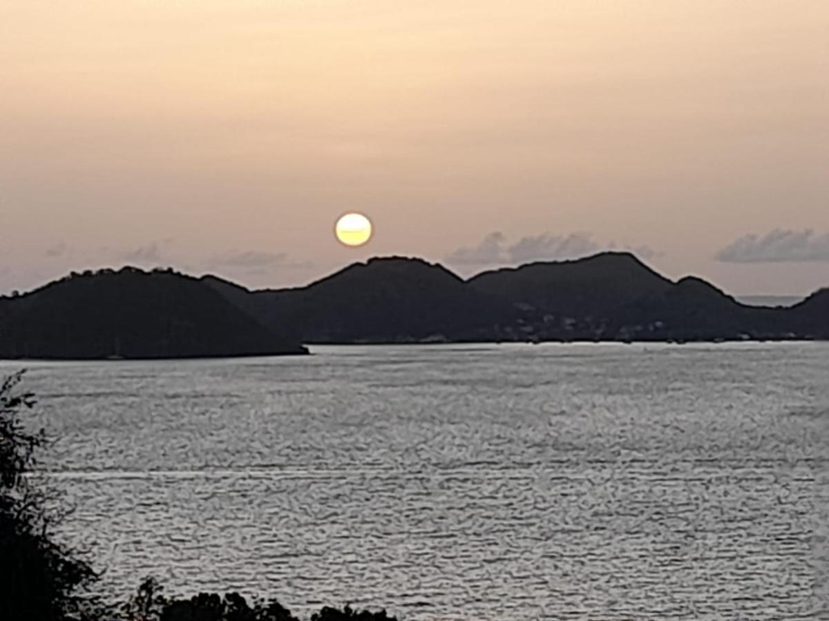 Ti Kaz Anoli Vue Epoustouflante Sur La Baie Terre-de-Bas Exterior foto