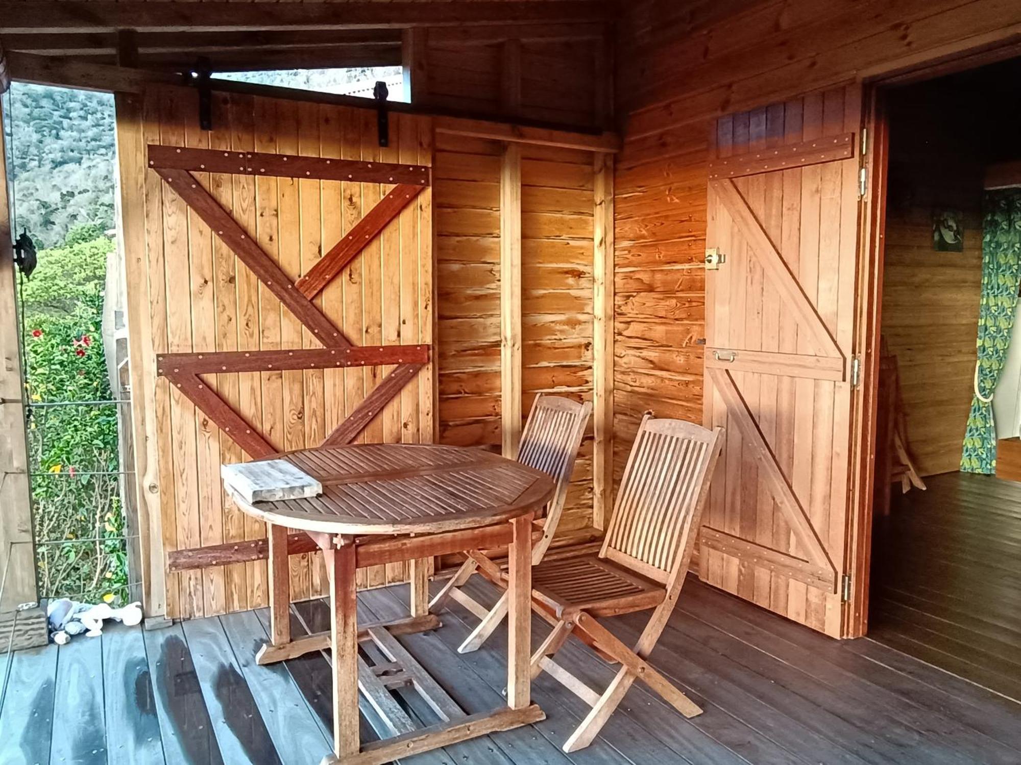 Ti Kaz Anoli Vue Epoustouflante Sur La Baie Terre-de-Bas Exterior foto