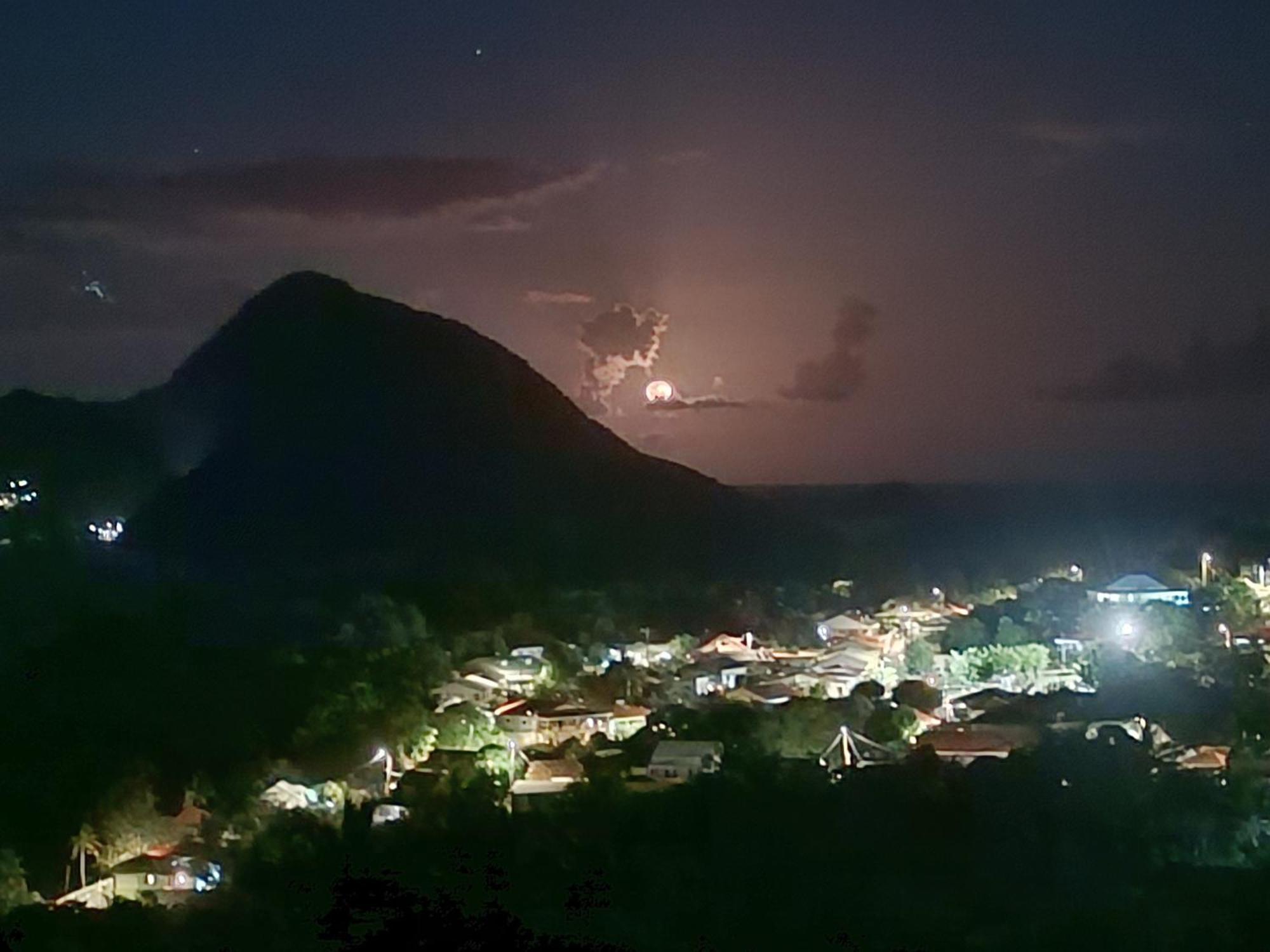 Ti Kaz Anoli Vue Epoustouflante Sur La Baie Terre-de-Bas Exterior foto